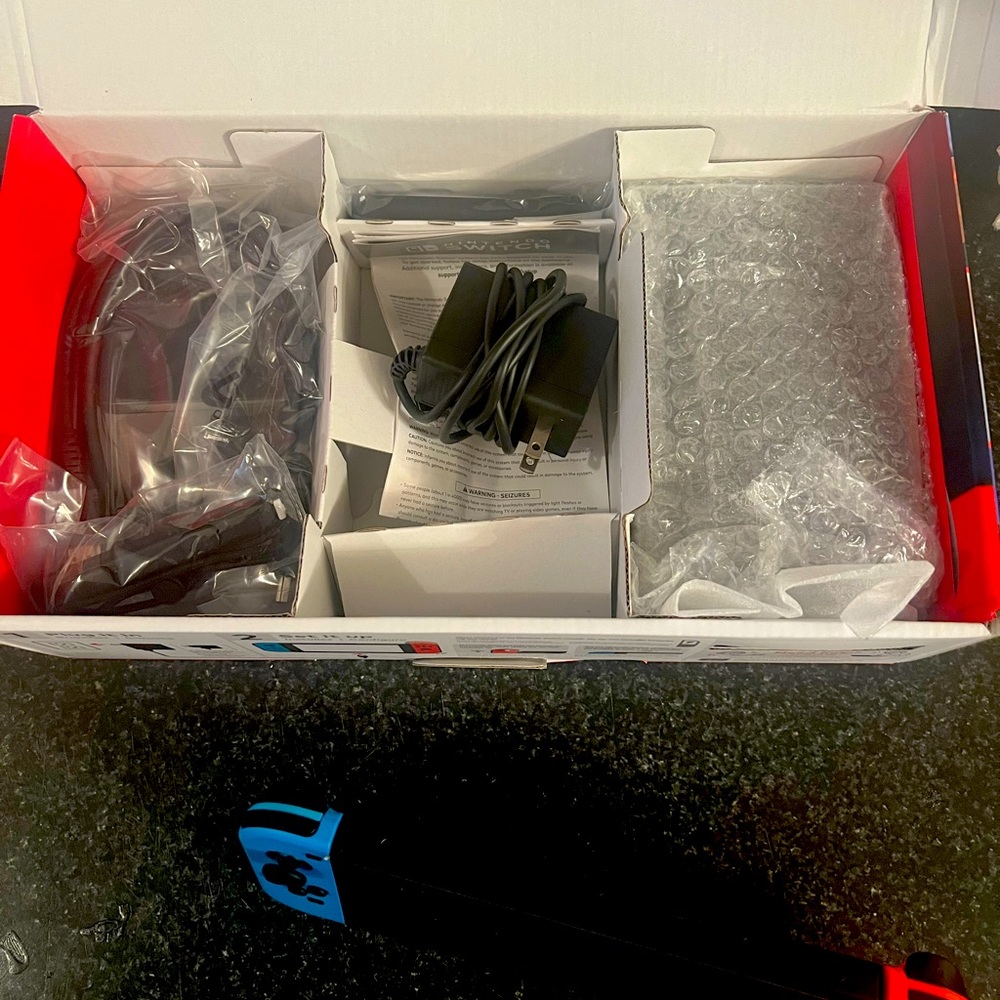 Nintendo switch - Picture 2 of 7